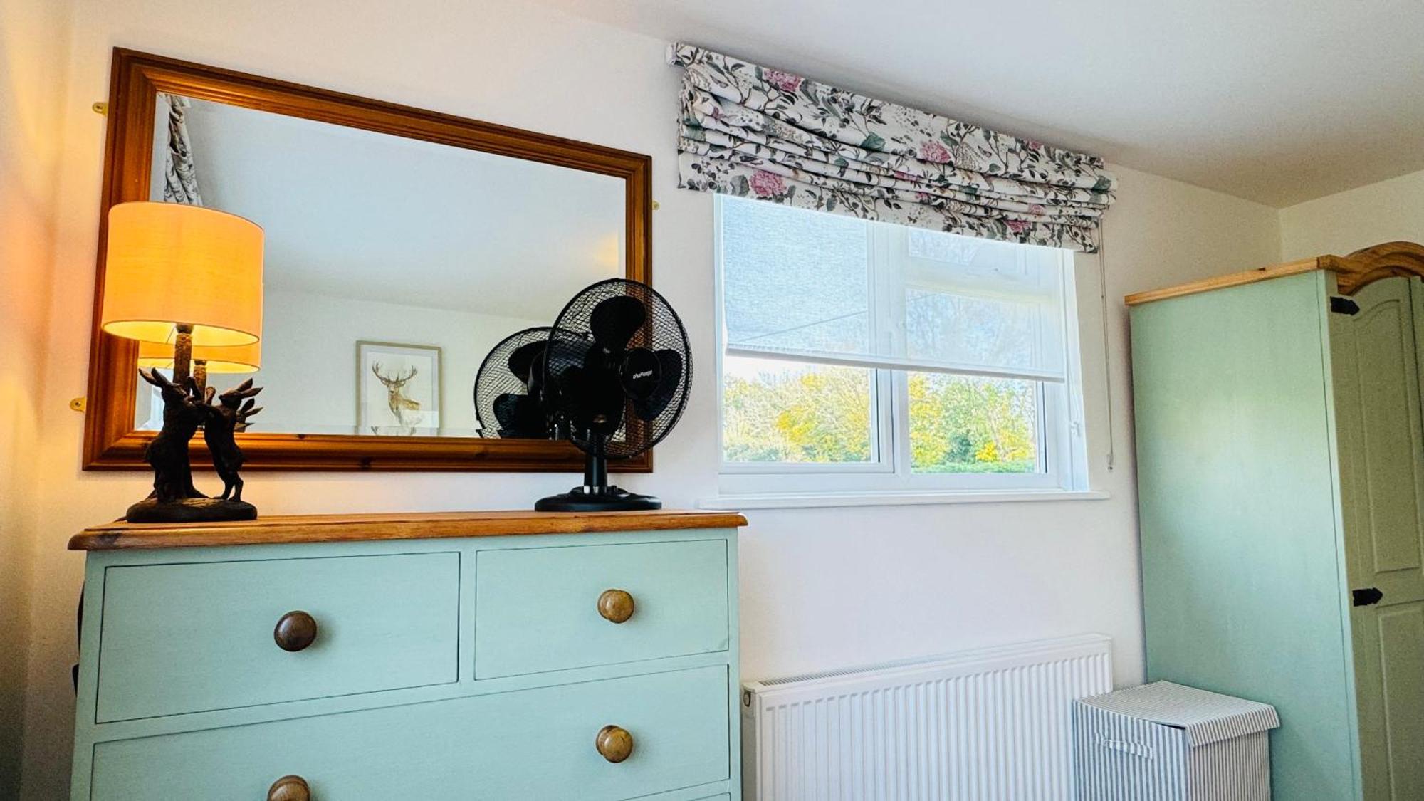 3 Bed Spa Cottage Southwater Екстериор снимка
