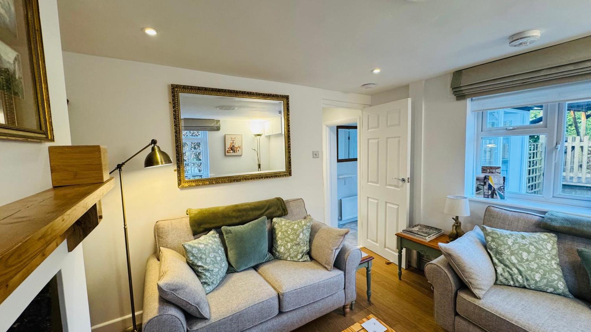 3 Bed Spa Cottage Southwater Екстериор снимка