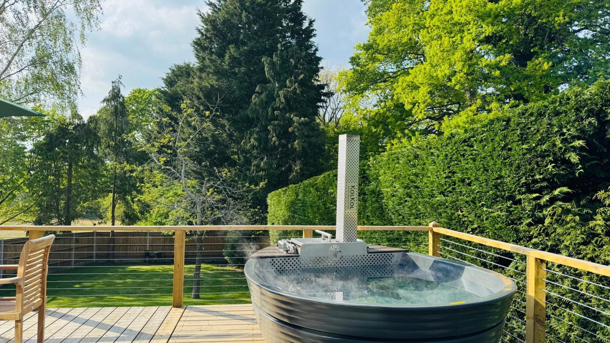 3 Bed Spa Cottage Southwater Екстериор снимка