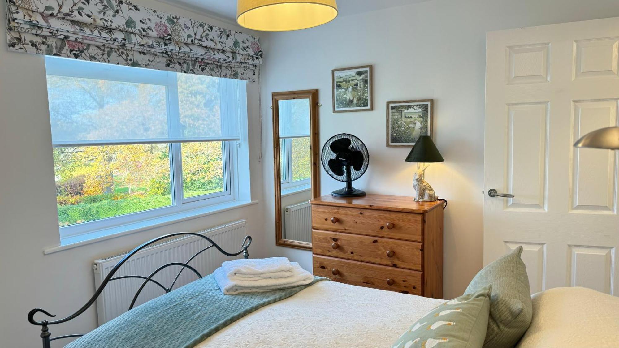 3 Bed Spa Cottage Southwater Екстериор снимка