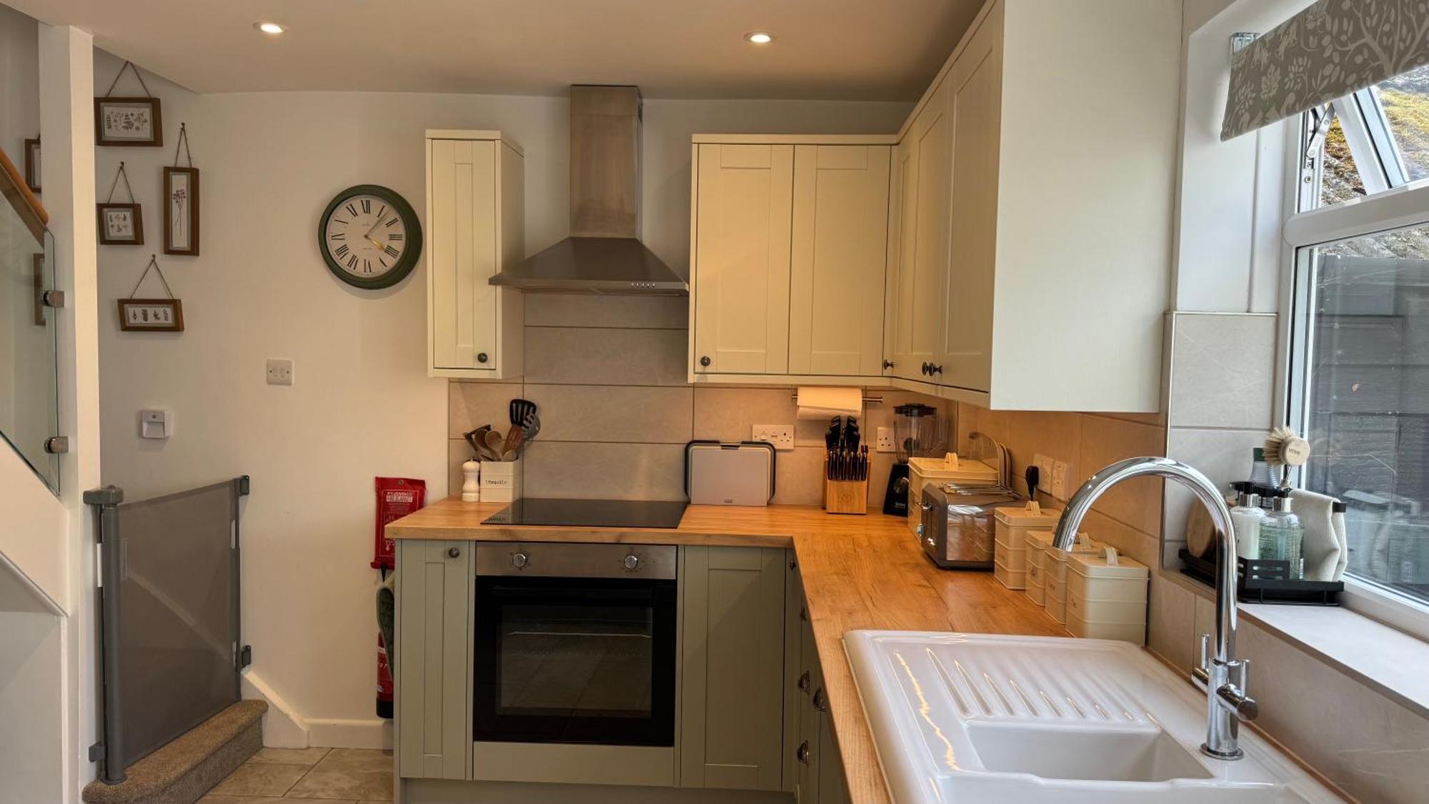 3 Bed Spa Cottage Southwater Екстериор снимка