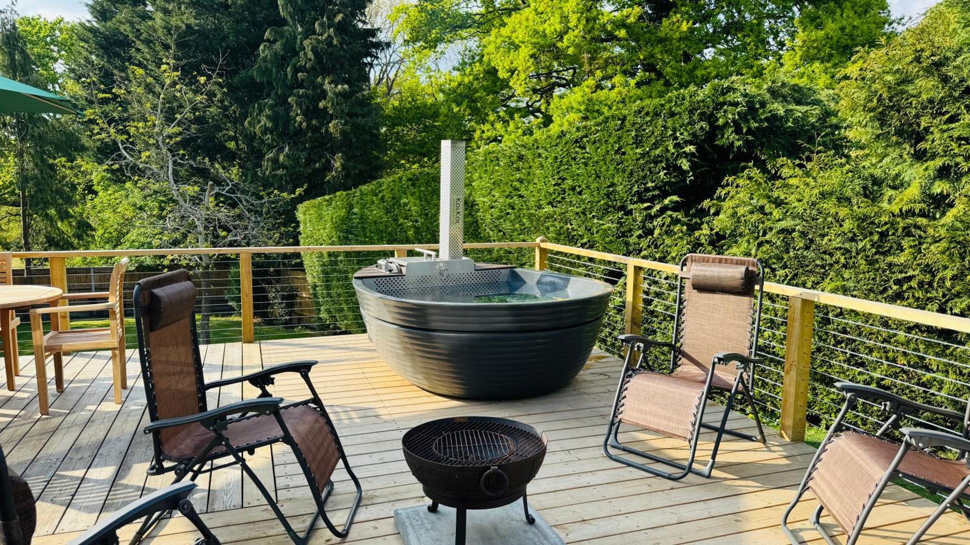 3 Bed Spa Cottage Southwater Екстериор снимка